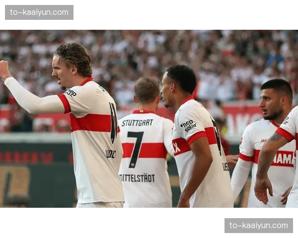 勒沃库森高位压迫战术奏效,破坏多特后场出球组织 勒沃库森高位压迫战术奏效,破坏多特后场出球组织